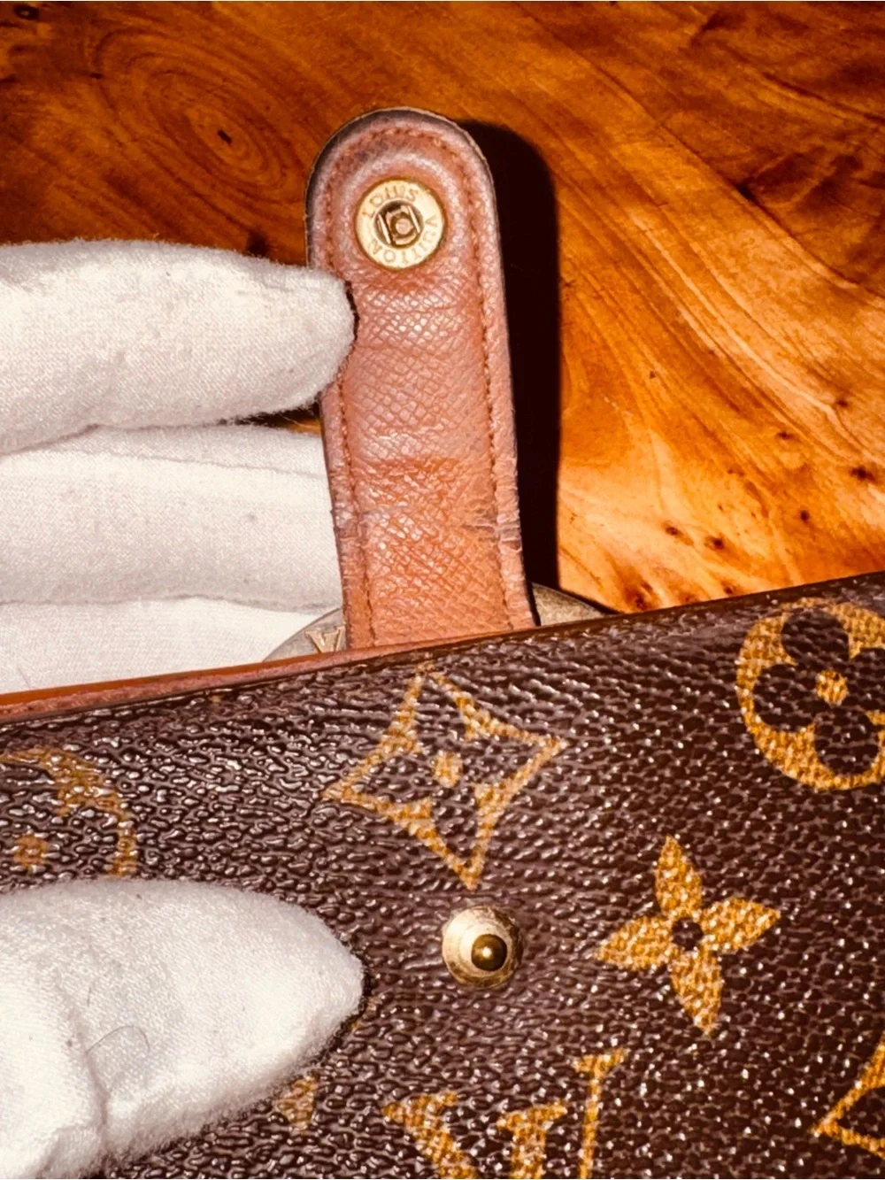 Louis Vuitton French purse, compact, wallet, kiss, lock, monogram, canvas, brown - Picture 13 of 16